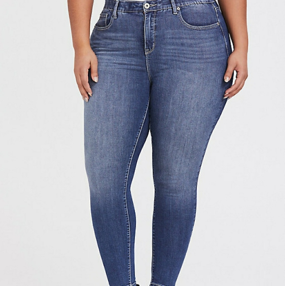TORRID SKY HIGH SKINNIES